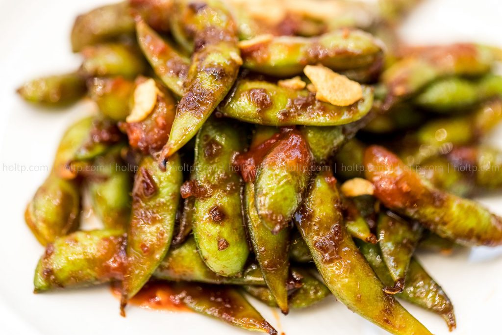 Appetizer Edamame with Garlic Sauce