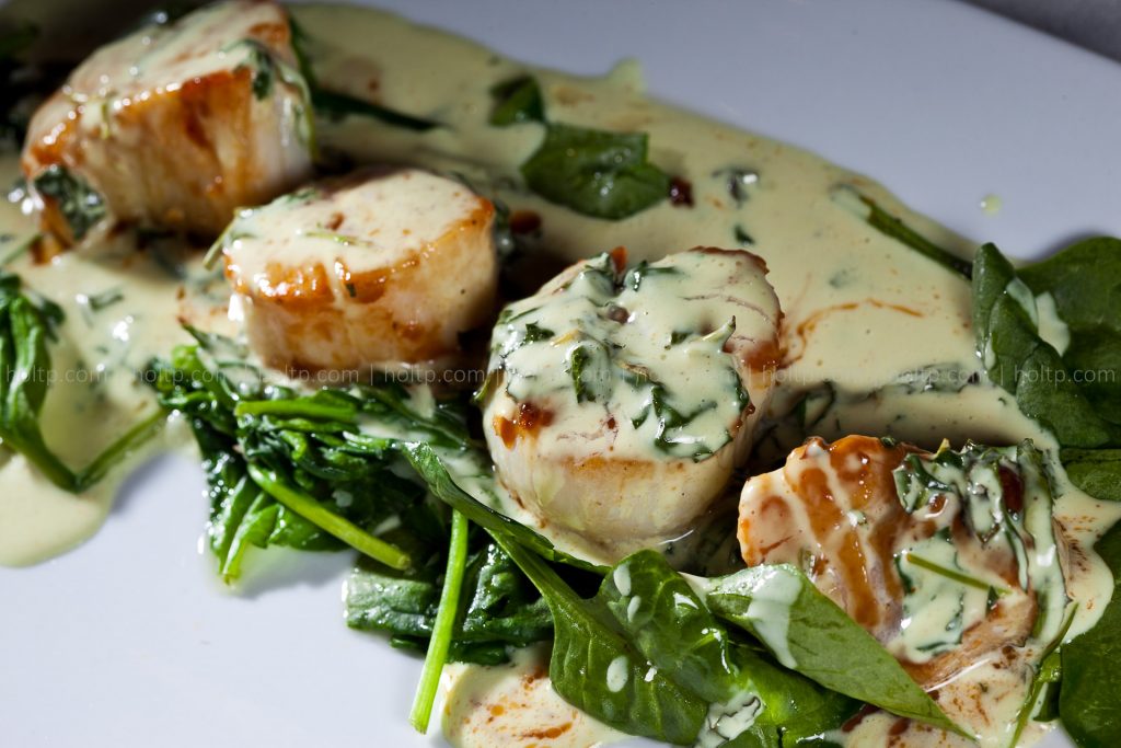 Curry Sea Scallops with Spinach